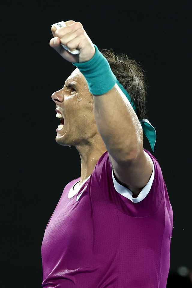 Ngược dòng siêu kịch tính ở chung kết Australian Open, Nadal vượt Federer và Djokovic để cán mốc vĩ đại nhất lịch sử quần vợt nam - Ảnh 13.