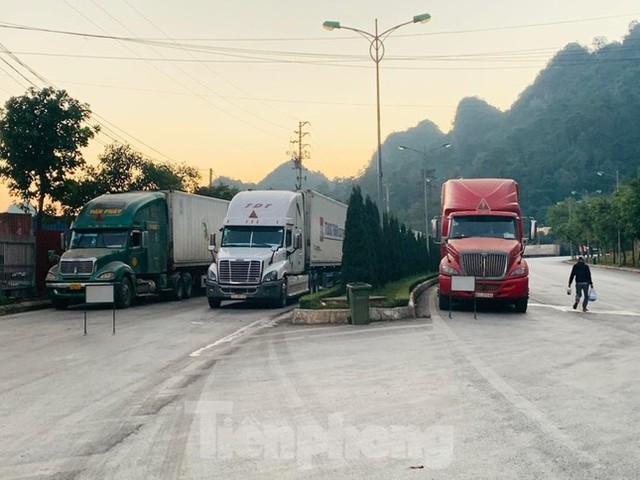  Gần 400 lái xe sẽ đón giao thừa ở cửa khẩu Lạng Sơn  - Ảnh 2.