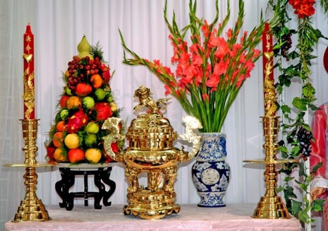 6 loại hoa bạn nên mua về để cắm trên bàn thờ dịp Tết cho năm mới thịnh vượng, an khang - Ảnh 3.