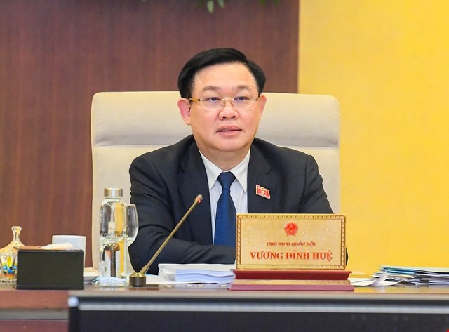Chủ tịch Quốc hội Vương Đình Huệ cảnh báo tình trạng sốt đất, chứng khoán tăng nóng khi thảo luận về gói kích thích kinh tế - Ảnh 2.