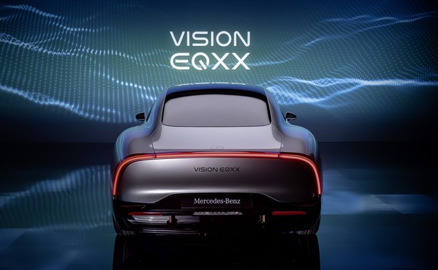 Mercedes-Benz khiến thế giới mắt tròn mắt dẹt khi trình diễn xe điện của tương lai với màn hình 8K, tầm hoạt động phá mốc 1.000 km còn sàn xe làm từ tã lót qua sử dụng - Ảnh 2.