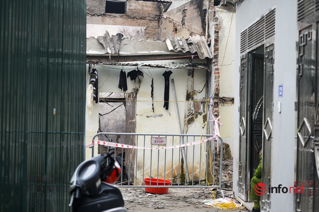 Hà Nội: Xác định nguyên nhân vụ nổ bay mái nhà, cháy ngùn ngụt ở Định Công Thượng làm 3 người tử vong - Ảnh 1.