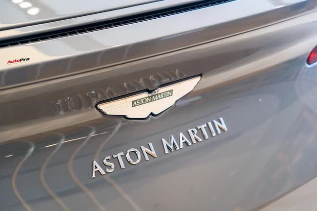 Chi tiết Aston Martin DB11 China Grey giá 17,4 tỷ đồng vừa về Việt Nam: Riêng màu sơn đã có giá hơn 1 tỷ đồng - Ảnh 22.