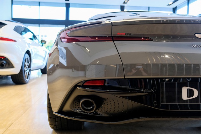 Chi tiết Aston Martin DB11 China Grey giá 17,4 tỷ đồng vừa về Việt Nam: Riêng màu sơn đã có giá hơn 1 tỷ đồng - Ảnh 7.