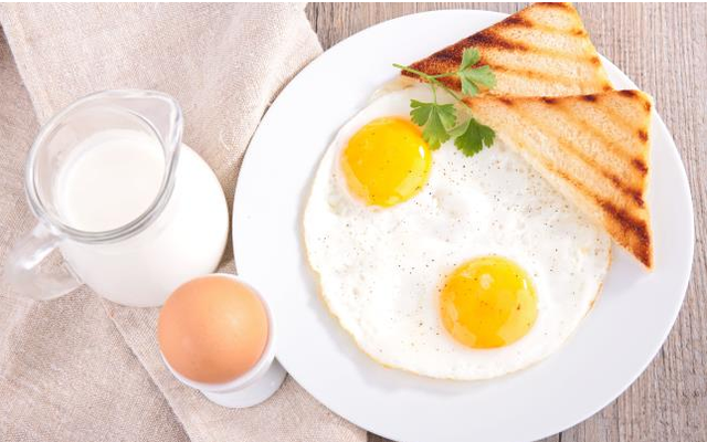 Viện sĩ khoa gan mật cảnh báo 4 món ăn sáng ĐỘC hơn cả nhịn đói, là "sát thủ" gây ung thư: Bỏ ngay kẻo hối không kịp, đặc biệt là món ăn với trứng này
