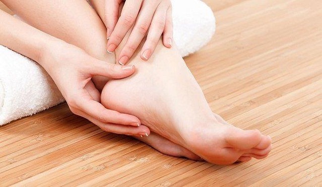 “Quả bom hẹn giờ” chôn trong huyết quản ít ai để ý tới:  4 dấu hiệu cho thấy cơ thể xuất hiện cục máu đông, nên biết càng sớm càng tốt!