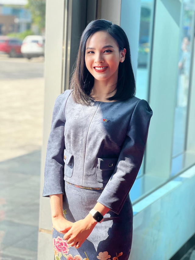 Profile đỉnh của MC xinh như hoa chương trình Chuyển động 24h: Tốt nghiệp trường top, IELTS 7.5 nhưng nghe tên ngành học mới bất ngờ - Ảnh 2.