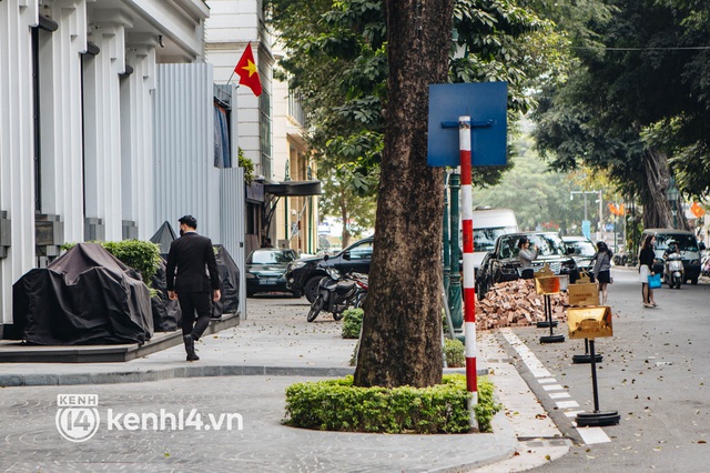  ẢNH: Cận cảnh 5 tuyến phố trung tâm Hà Nội cho phép kinh doanh trên vỉa hè - Ảnh 13.