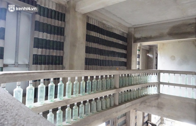  Bên trong ngôi nhà 2 tầng được xây dựng bằng hàng chục nghìn vỏ chai của dị nhân ở Hội An - Ảnh 19.
