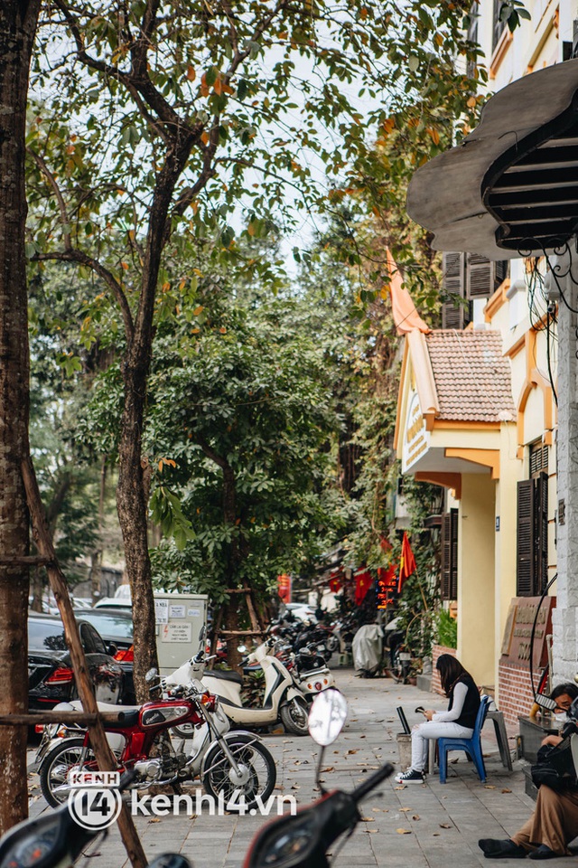  ẢNH: Cận cảnh 5 tuyến phố trung tâm Hà Nội cho phép kinh doanh trên vỉa hè - Ảnh 20.
