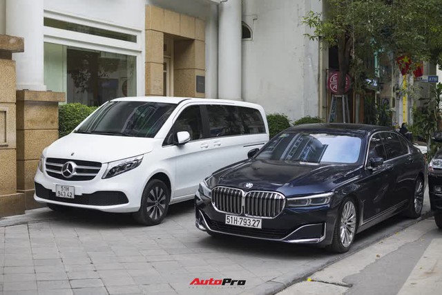 Doanh nhân Nguyễn Quốc Cường mang dàn xe sang gần 20 tỷ đồng ra Hà Nội: Xe sang như BMW 7-Series hay Mercedes V-Class chỉ đóng vai trò hậu cần - Ảnh 15.