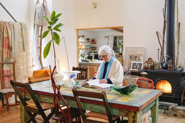 Ngôi nhà thôn quê ở Nhật Bản của cụ bà 76 tuổi yêu thích đọc sách, nấu ăn, sống gần thiên nhiên - Ảnh 6.