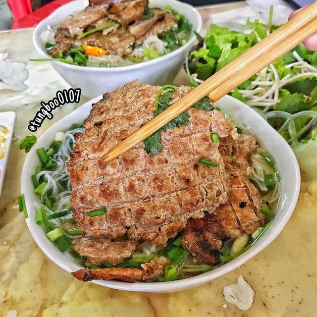 Take a look at vermicelli and pho dishes that are "paradoxical" but taste "out of sauce" in Hanoi - Photo 9.