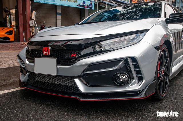 Honda Civic Type R độc nhất Việt Nam của ông Đặng Lê Nguyên Vũ, giá khoảng 4 tỉ đồng - Ảnh 5.