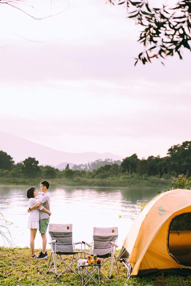 Beautiful lakes near Hanoi make tourists fall in love - Photo 5.