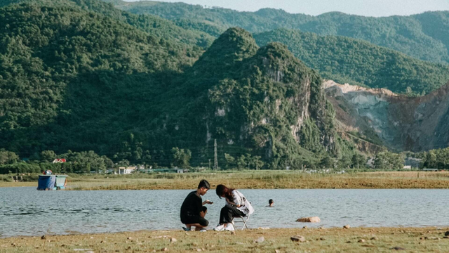  Những hồ nước đẹp ngay gần Hà Nội khiến du khách phải lòng - Ảnh 23.