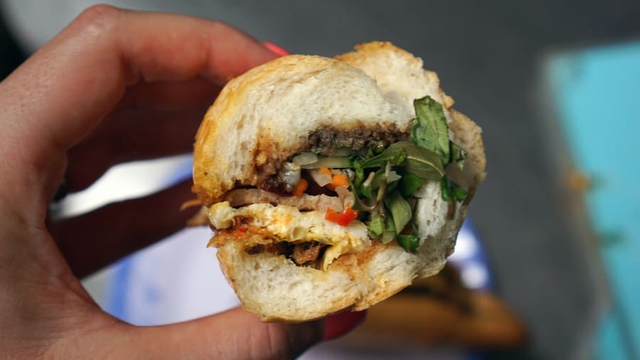 CNN hunts for the best banh mi in Vietnam: Have Vietnamese ever tried it?  - Photo 4.