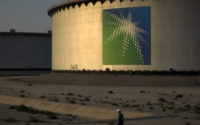 Bất chấp OPEC+ cắt giảm mạnh sản lượng, Ả rập Xê út tuyên bố bơm đủ dầu cho khu vực Bắc Á