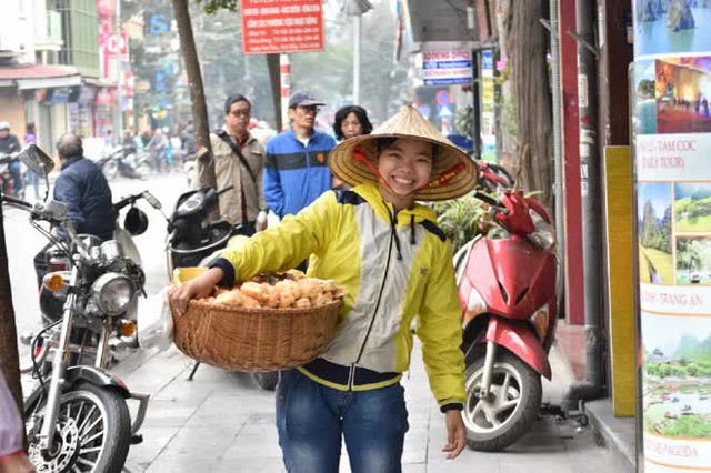 A love letter from a Western guest who falls in love with Hanoi, Vietnam: The attraction is hard to resist!  - Photo 2.