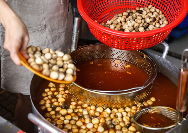 Ca Mau crab soup shop sells 1,000 bowls a day, with bowls up to 300,000 VND - Photo 7.