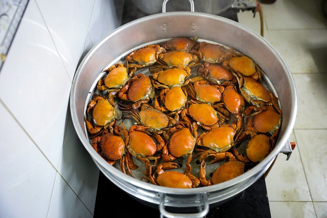 Ca Mau crab soup shop sells 1,000 bowls a day, with bowls up to 300,000 VND - Photo 5.