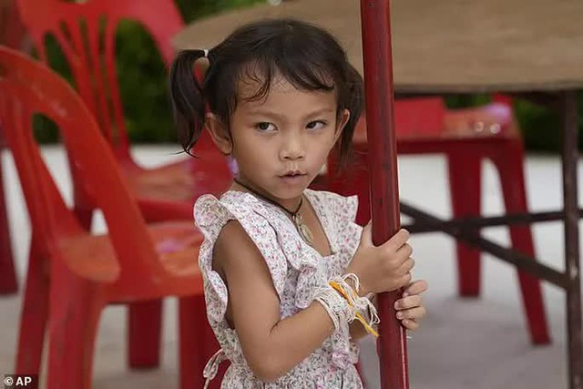 Thảm sát Thái Lan: Bị đâm và bắn vào đầu, cậu bé 3 tuổi sống sót thần kỳ - Ảnh 2.