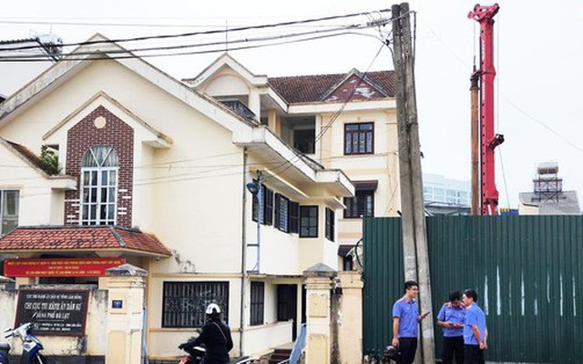 Lực lượng chức năng đến TP Đà Lạt bắt ông Nguyễn Ngọc Thiện