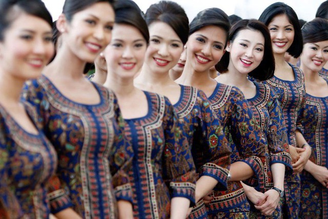 6 hãng hàng không châu Á có trang phục tiếp viên đẹp nhất - Ảnh 2.