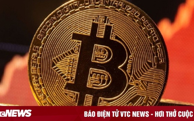 Bitcoin giảm về sát mốc 18.000 USD.