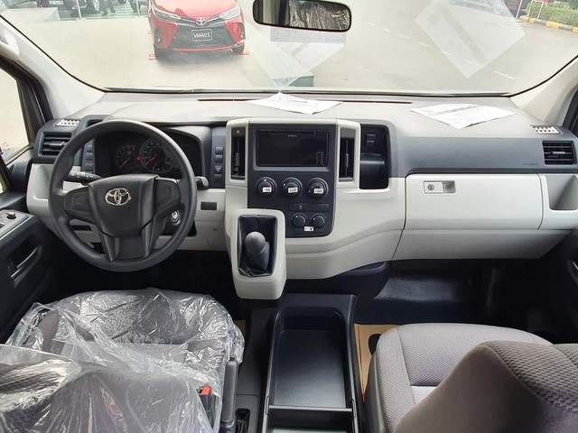 Cặp đôi minivan tiền tỷ của Toyota rút khỏi Việt Nam: Rộng sân cho Transit, Carnival - Ảnh 3.