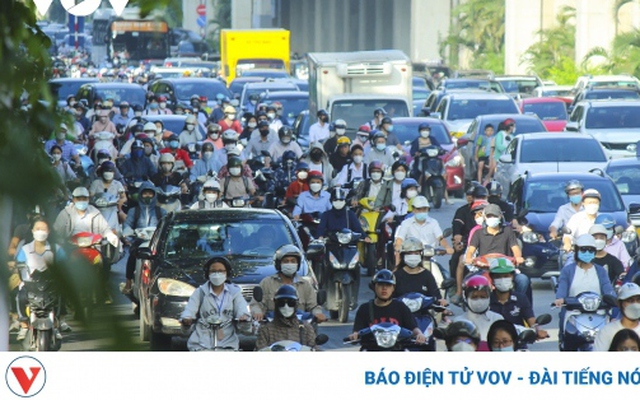 Ùn tắc hiện nay đang là bài toán nan giải ở Hà Nội và nhiều thành phố lớn (ảnh: Nguyễn Hà)