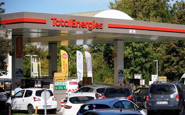 Nhiều người dân Pháp "không thể đổ xăng": Hơn 1/4 trạm xăng không còn xăng để bán