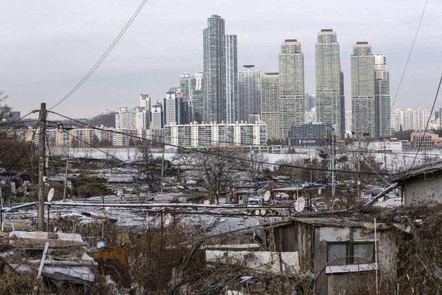 Những hình ảnh đằng sau sự hào nhoáng và hoa lệ của “khu phố nhà giàu” Gangnam - Ảnh 3.