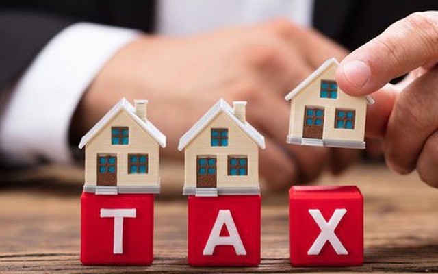 Theo quy định pháp luật về thuế, người nộp thuế kê khai, nộp thuế không đúng với giá thực tế chuyển nhượng thì cơ quan thuế có quyền ấn định thuế