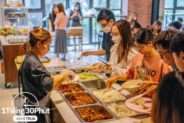 Bên trong công ty cực xịn tại Hà Nội phục vụ cơm trưa cho nhân viên qua công nghệ - Ảnh 5.
