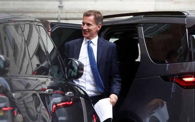 Bộ trưởng Tài chính Anh Jeremy Hunt - Ảnh: REUTERS