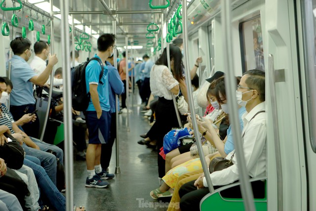 Hơn 32.000 lượt khách đi tàu điện Cát Linh - Hà Đông mỗi ngày - Ảnh 3.