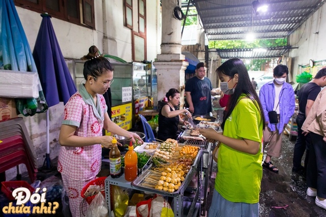 From time to time stop by alley 76 Hai Ba Trung, a famous super cheap dining place in the heart of District 1 - Photo 6.