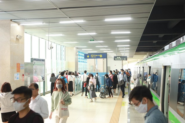 Hơn 32.000 lượt khách đi tàu điện Cát Linh - Hà Đông mỗi ngày - Ảnh 13.