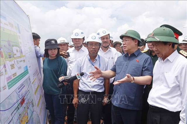 Chủ tịch Quốc hội kiểm tra dự án sân bay Long Thành - Ảnh 2.