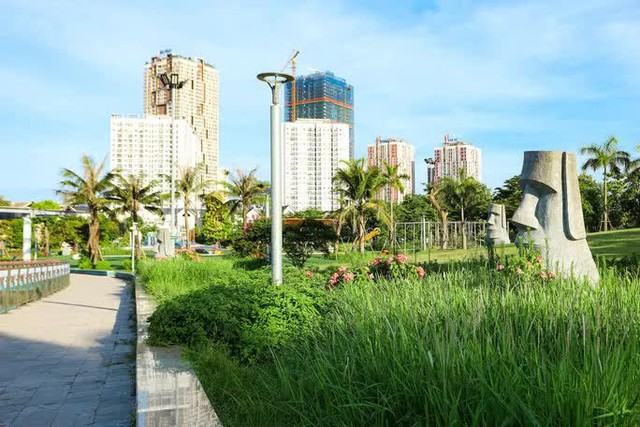 Cận cảnh công viên trăm tỉ xây sai quy hoạch ở Hà Nội - Ảnh 9.