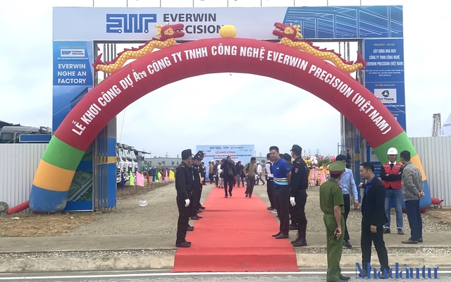 Công ty TNHH Công nghệ Everwin Precision Việt Nam vừa tổ chức lễ khởi công dự án 200 triệu USD ở KCN VSIP Nghệ An. Ảnh: Văn Dũng