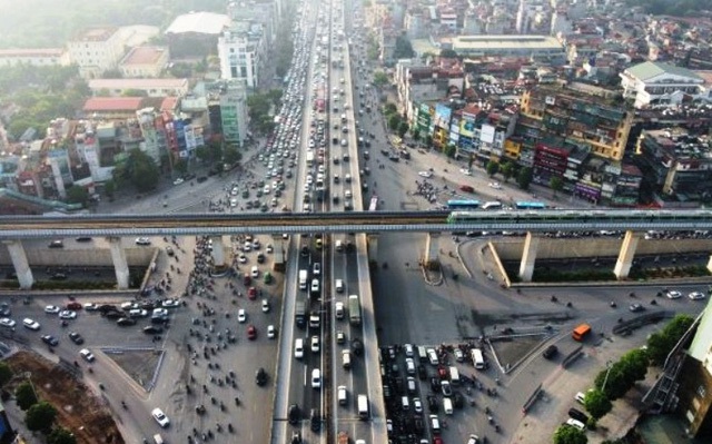 Tình hình giao thông tại nút giao Nguyễn Trãi - Khuất Duy Tiến. Ảnh: CSGT