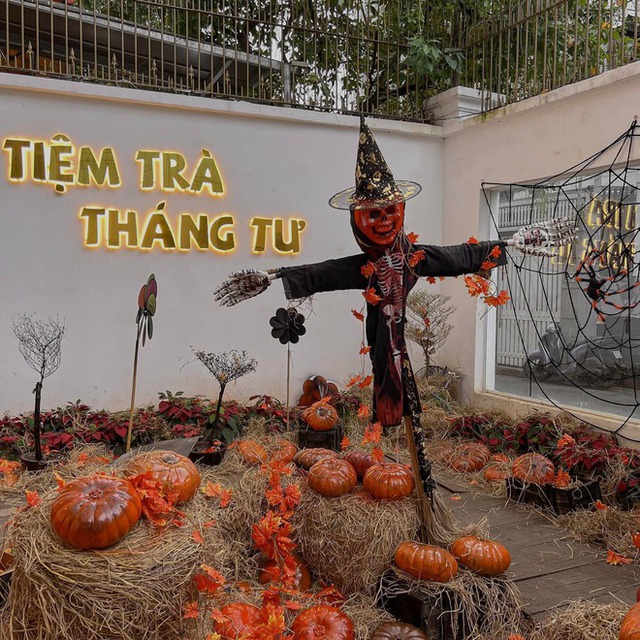 5 cafes with spectacular Halloween decorations from space to drinks in Ho Chi Minh City - Photo 16.