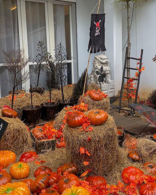 5 cafes with spectacular Halloween decorations from space to drinks in Ho Chi Minh City - Photo 17.