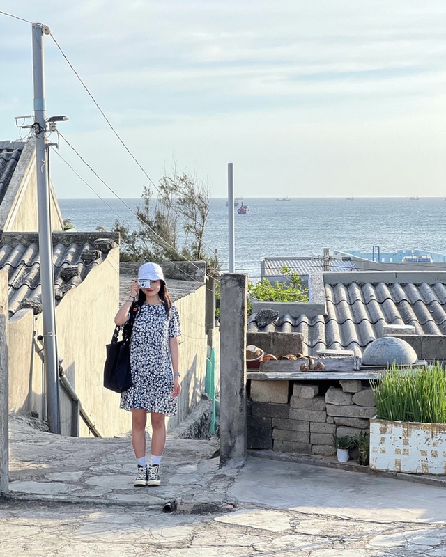 Leaving the street to the island, the girl spends less than 5 million / month, eating and drinking 