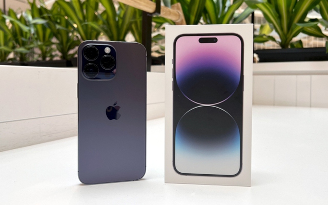 Cháy hàng tại Việt Nam, giá iPhone 14 Pro Max xách tay bất ngờ tăng mạnh,  cao hơn chính hãng tới 5 triệu đồng