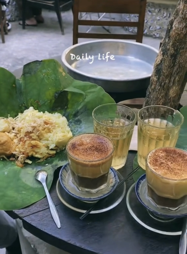 Experience Hanoi's autumn causing fever in Ho Chi Minh City: Young people invite each other to buy sticky rice and go to a cafe to sip - Photo 16.
