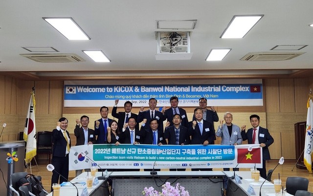 Đoàn công tác tỉnh Bình Định làm việc với Ban Quản lý Khu Công nghiệp Gyeonggi Regional Headquarters tại Hàn Quốc vào tháng 9 vừa qua. Ảnh: N.B