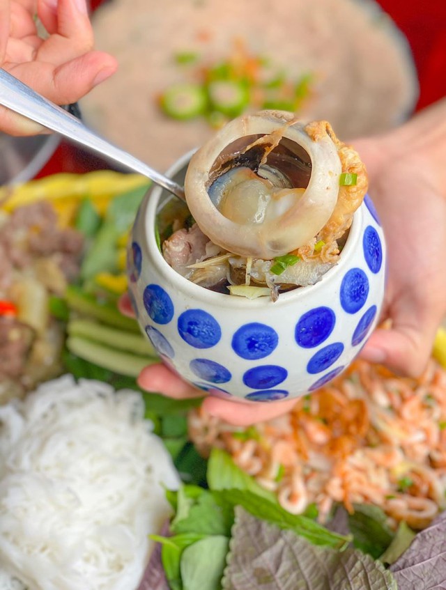 Giật mình trước những món ăn bề ngoài kinh dị nhưng cực ngon của Việt Nam - Ảnh 1.